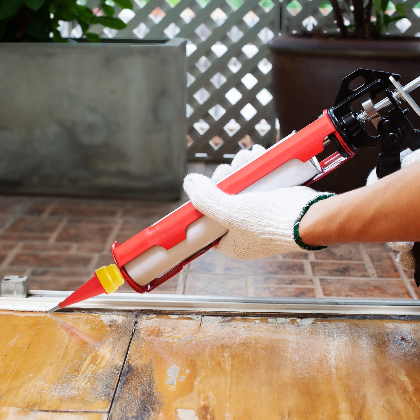 SealTailor™ - Simplify Home Repairs with Professional-Grade Caulking Nozzles