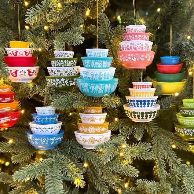 HollyStack™ – Beautiful Bowl Stack for Holiday Décor