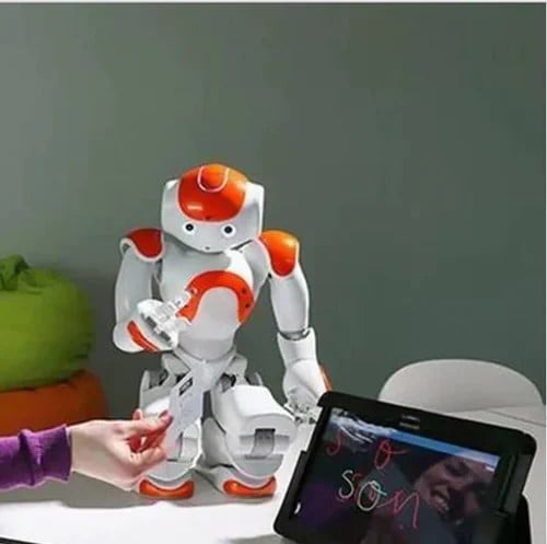 BrightBuddy™ – Smart, Fun & Interactive Learning Robot