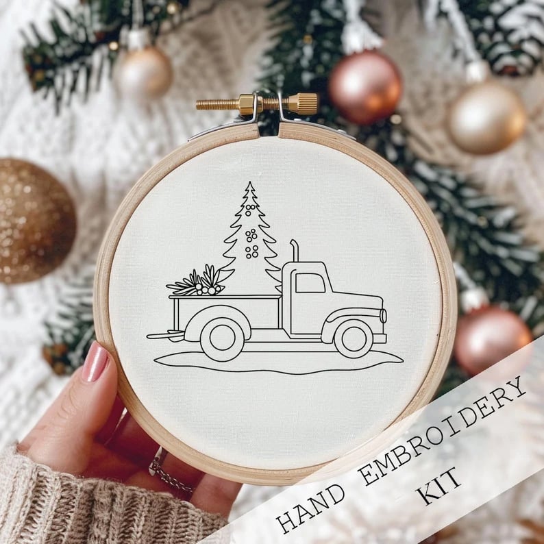 HollyHoop™ - Holiday Embroidery Kit