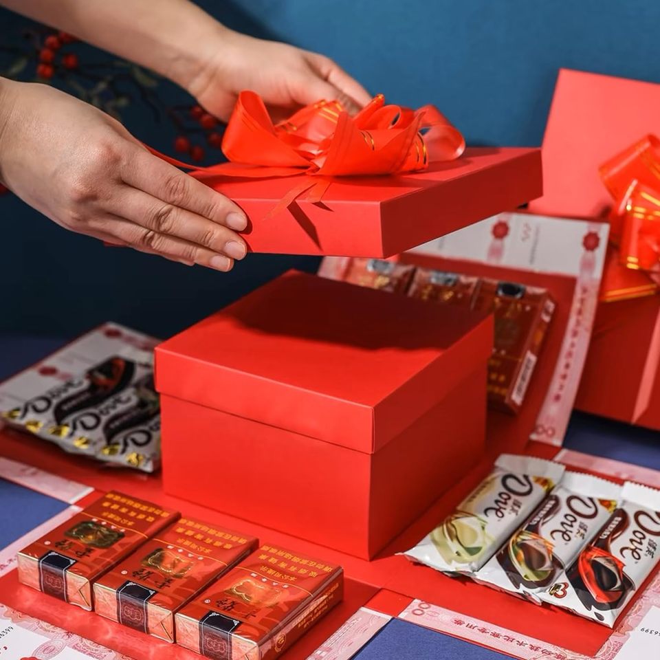 BloomBox™ – Surprise Loved Ones with a Personalized Explosion Box