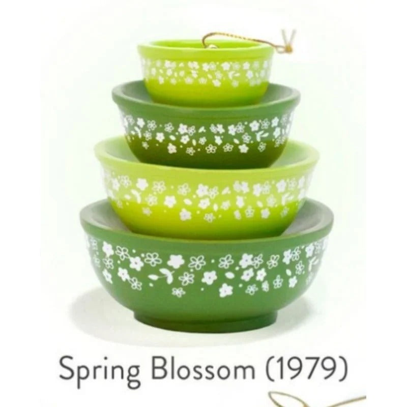 HollyStack™ – Beautiful Bowl Stack for Holiday Décor