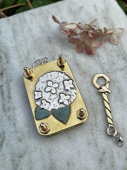 BloomPocket™ – Compact Flower Press Kit for Quick & Easy Petal Preservation