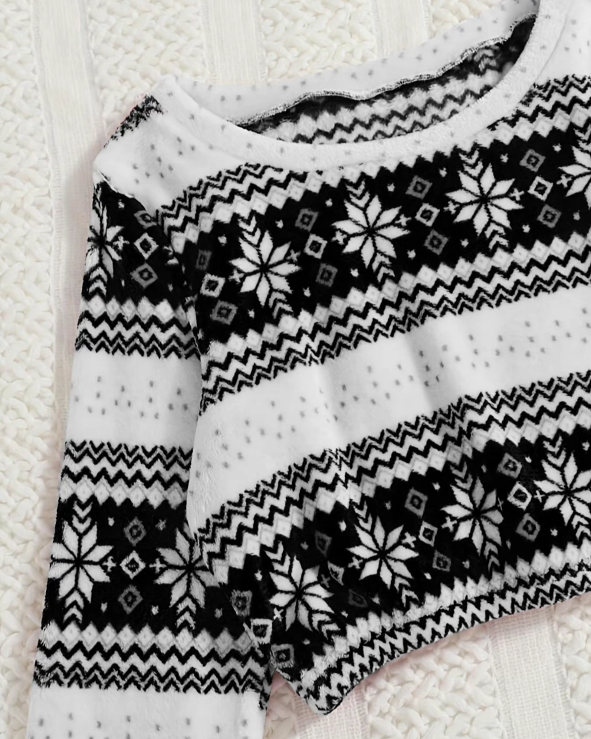 CozyClaus™ – The Perfect Matching Pajamas for Holiday Photos & Family Nights