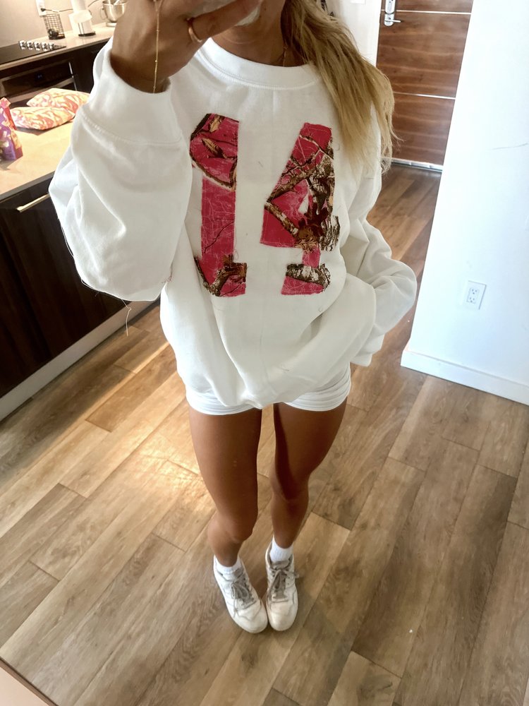 CamoCrew™ – 14 Oversized Sweatshirt with a Perfect Blend of Comfort & Edge