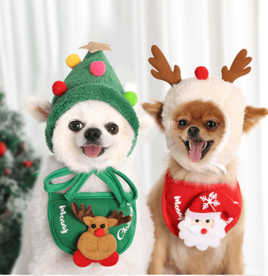 TreePaws™ – Soft Plush Christmas Tree Bandana for Dogs & Cats with Adjustable Fit