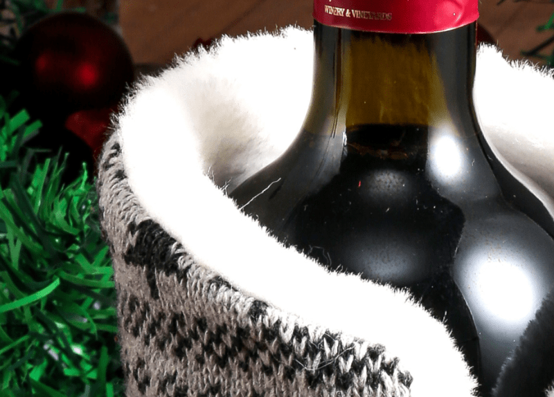 CozyPour™ – Soft Knit Christmas Wine Bottle Covers