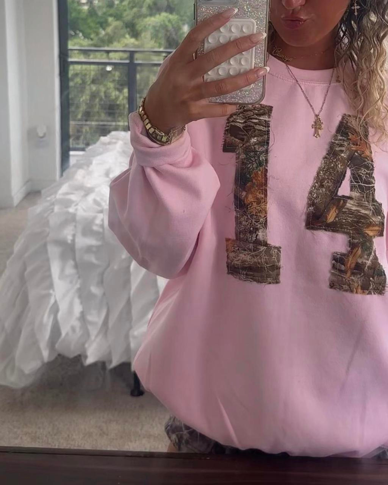 CamoCrew™ – 14 Oversized Sweatshirt with a Perfect Blend of Comfort & Edge