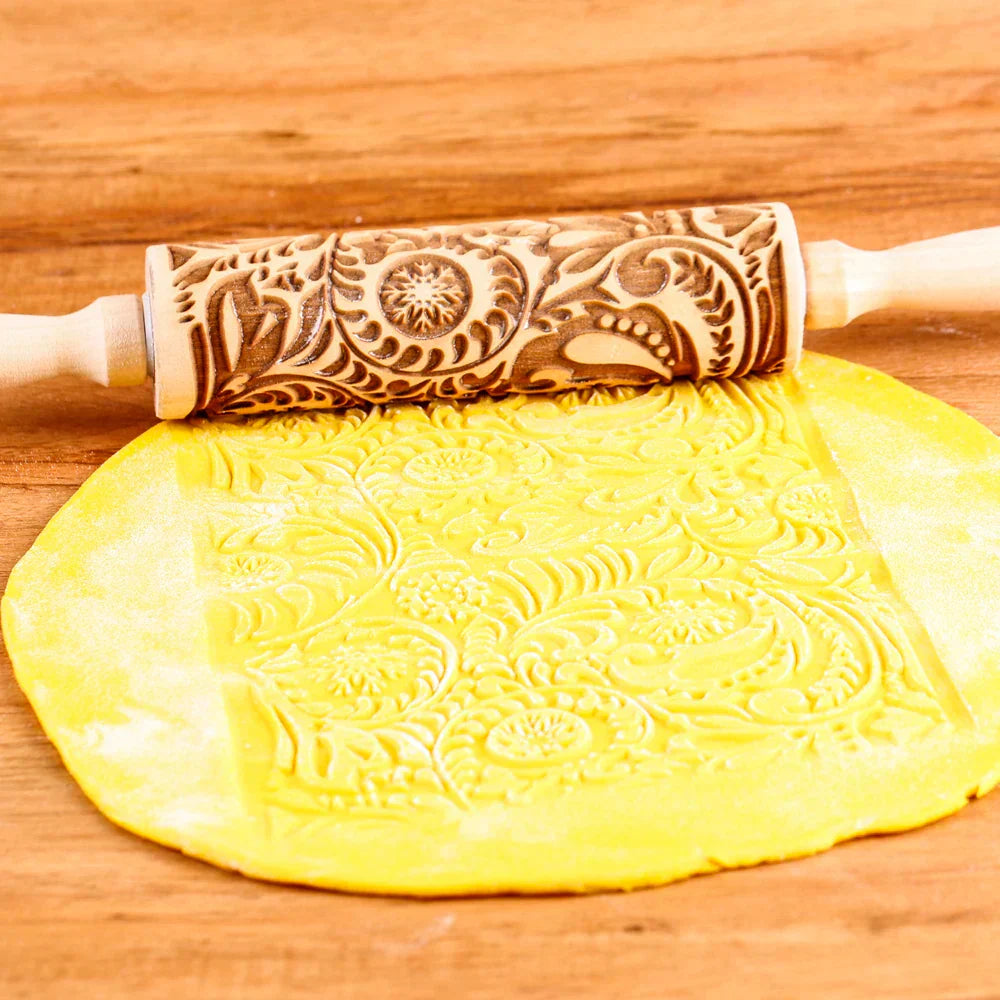 BakeJoy™ – Wooden Embossed Rolling Pin with Festive Christmas Patterns